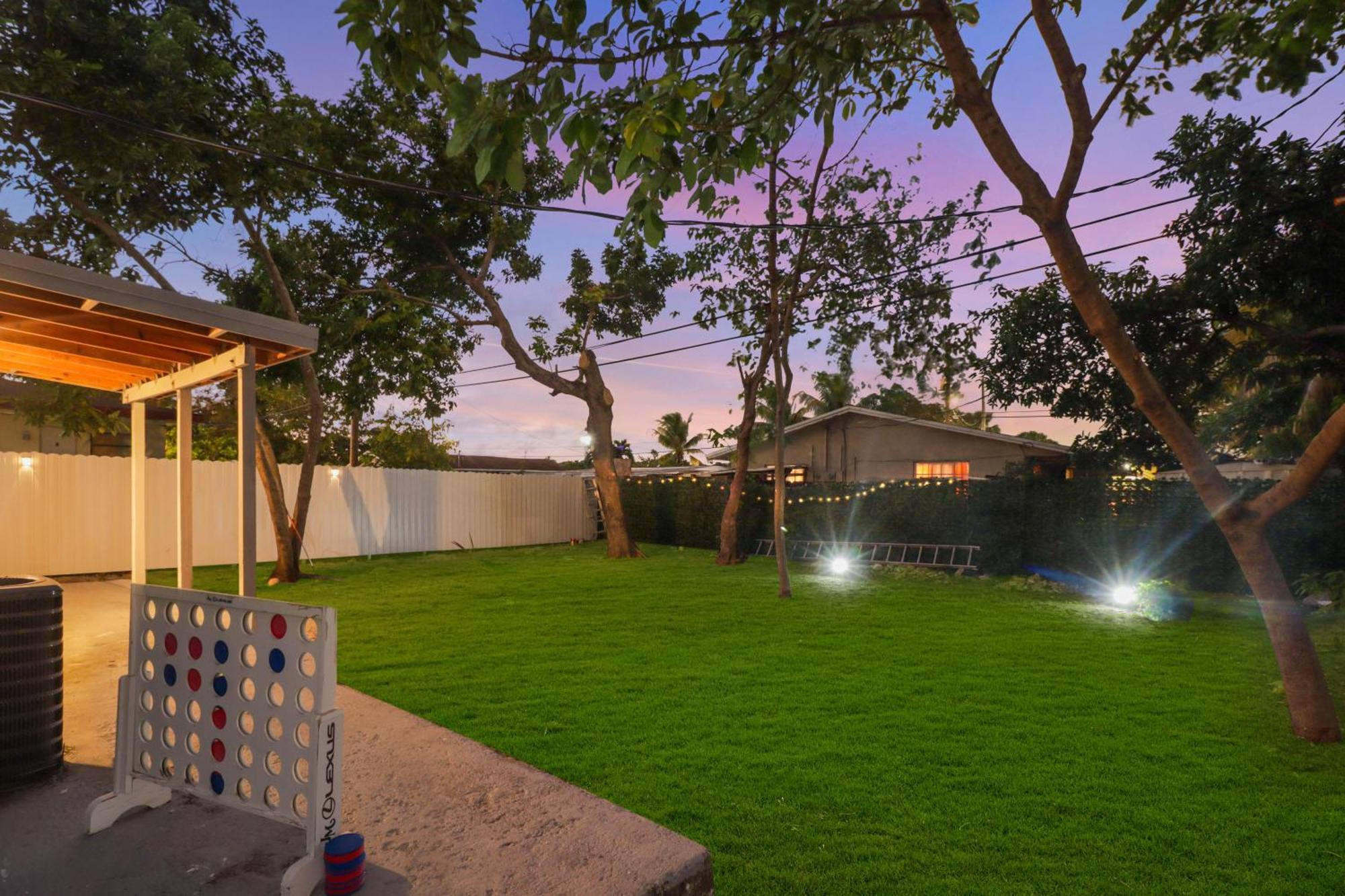Spacious And Luxurious Home Centrally Located Between Miami And Ft. Lauderdale Мирамар Екстериор снимка